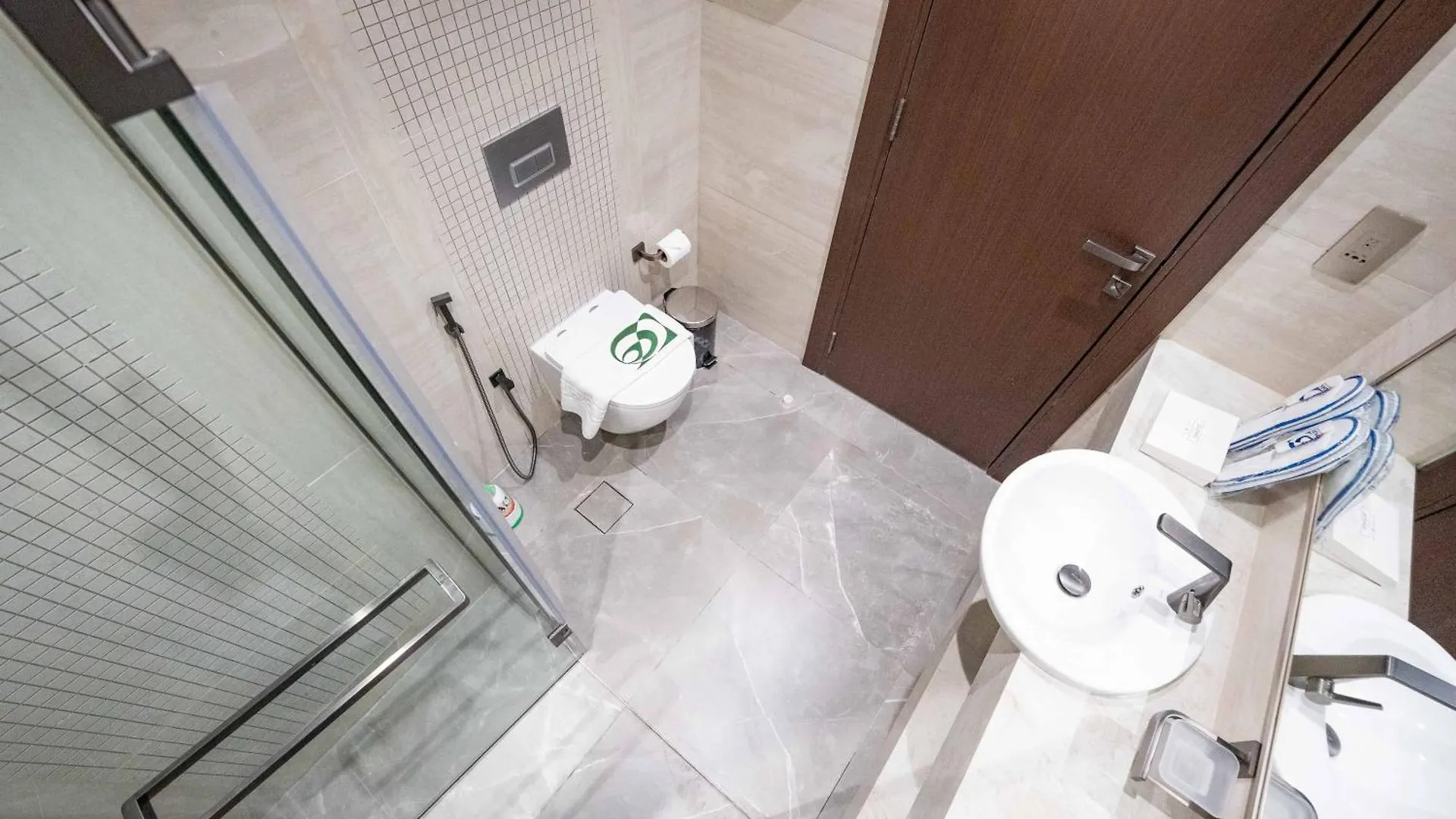 Luxury 2 Bedroom Apartment In Nobles Tower By Pk Holidays Dubai